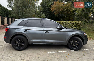 Внедорожник / Кроссовер Audi Q5 2018 в 