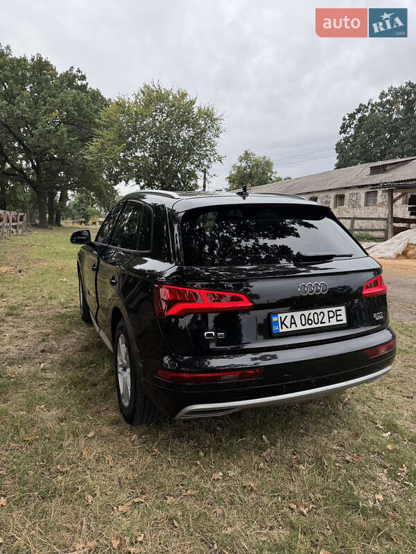 Позашляховик / Кросовер Audi Q5 2017 в Києві