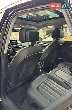 Внедорожник / Кроссовер Audi Q5 2017 в 