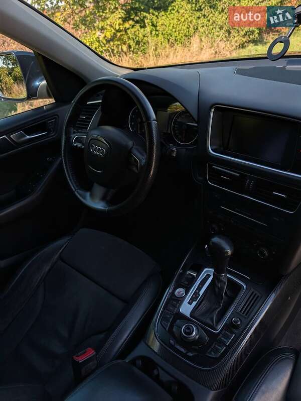 Внедорожник / Кроссовер Audi Q5 2009 в Киеве