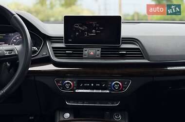 Позашляховик / Кросовер Audi Q5 2019 в 