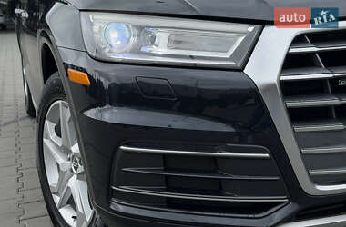 Позашляховик / Кросовер Audi Q5 2017 в 