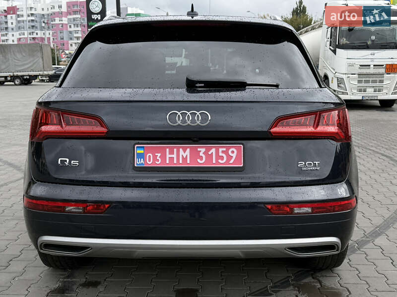 Внедорожник / Кроссовер Audi Q5 2017 в Луцке