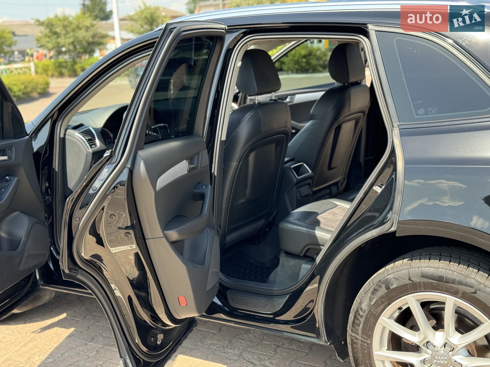 Audi Q5 2012 VIN WAUZZZ8R9CA066370 фото оголошення 4 з 21