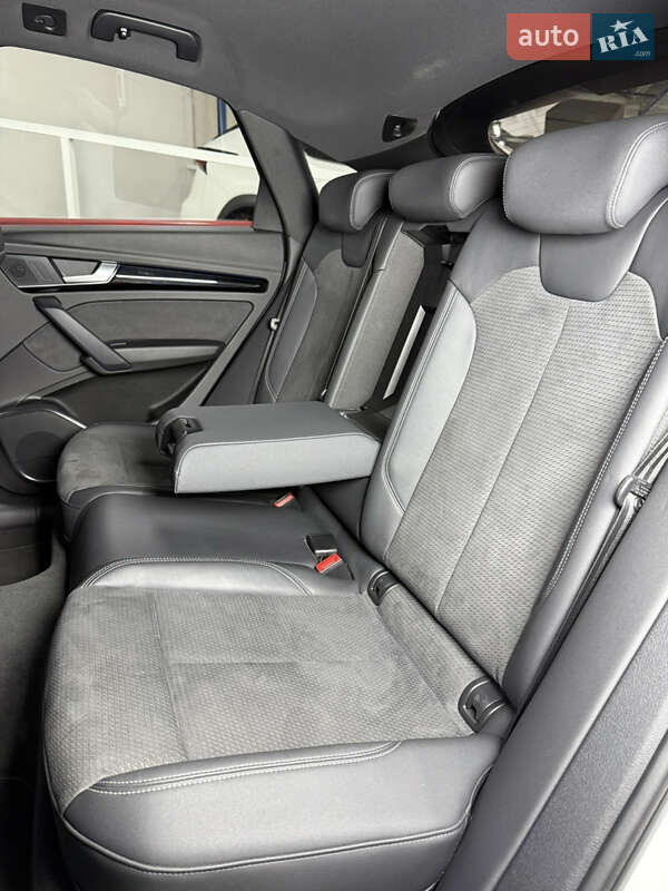 Внедорожник / Кроссовер Audi Q5 2021 в Одессе