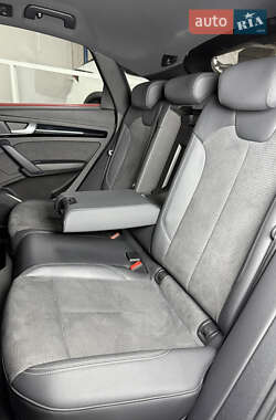 Внедорожник / Кроссовер Audi Q5 2021 в 