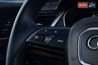 Внедорожник / Кроссовер Audi Q5 2021 в 