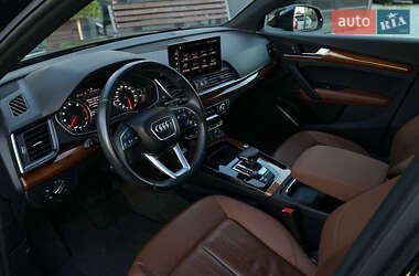 Внедорожник / Кроссовер Audi Q5 2021 в 