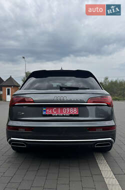 Внедорожник / Кроссовер Audi Q5 2022 в 
