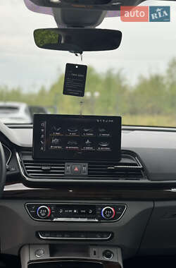 Внедорожник / Кроссовер Audi Q5 2022 в 