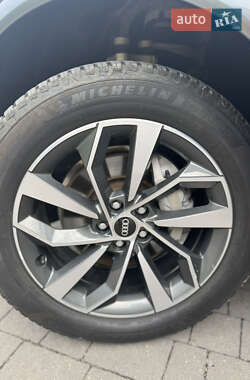 Внедорожник / Кроссовер Audi Q5 2022 в 