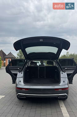 Внедорожник / Кроссовер Audi Q5 2022 в 