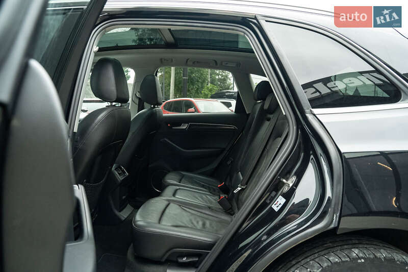 Позашляховик / Кросовер Audi Q5 2012 в Чернівцях