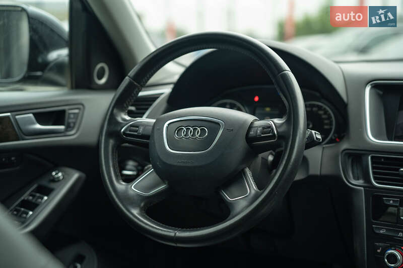 Позашляховик / Кросовер Audi Q5 2012 в Чернівцях