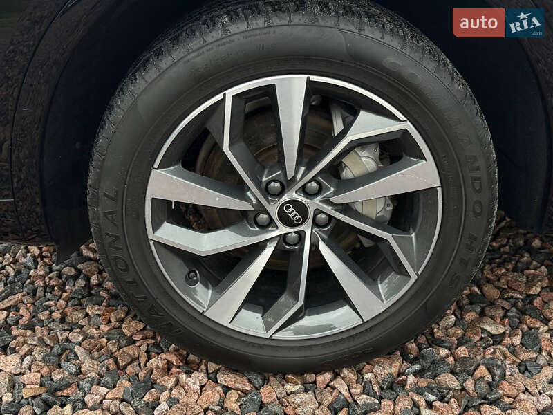Позашляховик / Кросовер Audi Q5 2021 в Києві