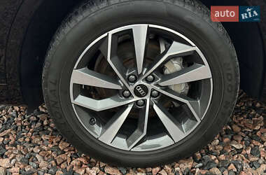 Позашляховик / Кросовер Audi Q5 2021 в 