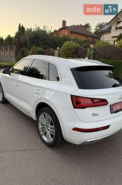 Внедорожник / Кроссовер Audi Q5 2020 в 