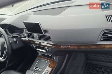 Внедорожник / Кроссовер Audi Q5 2017 в 