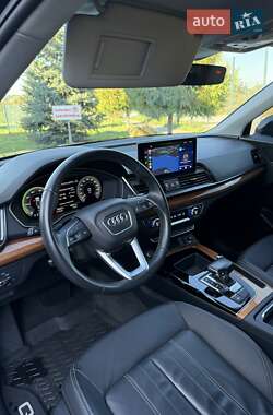 Позашляховик / Кросовер Audi Q5 2021 в 