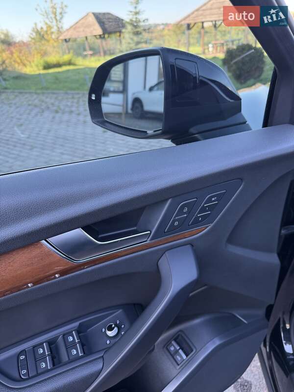 Позашляховик / Кросовер Audi Q5 2021 в Рівному