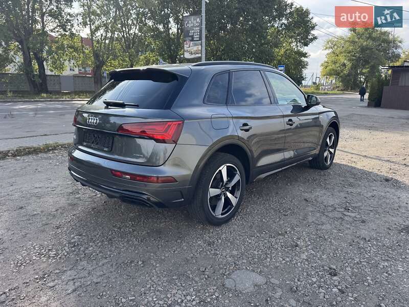 Позашляховик / Кросовер Audi Q5 2021 в Києві