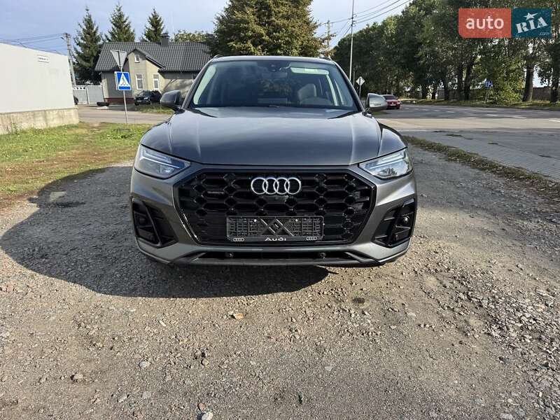 Позашляховик / Кросовер Audi Q5 2021 в 