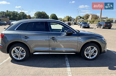 Внедорожник / Кроссовер Audi Q5 2021 в 