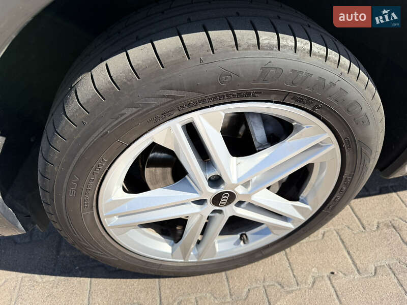 Позашляховик / Кросовер Audi Q5 2021 в Києві