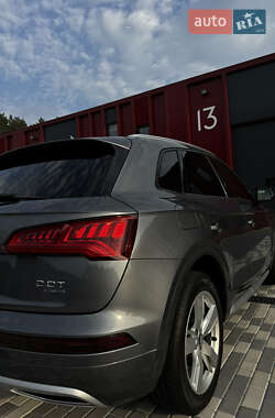 Внедорожник / Кроссовер Audi Q5 2018 в 