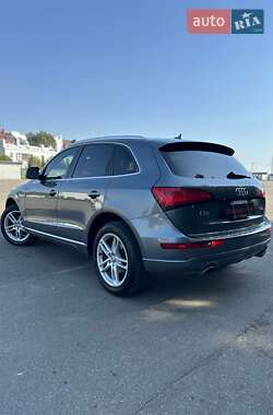 Внедорожник / Кроссовер Audi Q5 2015 в 