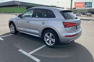 Внедорожник / Кроссовер Audi Q5 2018 в 
