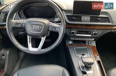 Внедорожник / Кроссовер Audi Q5 2018 в 