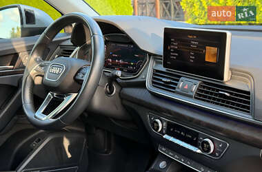 Позашляховик / Кросовер Audi Q5 2018 в 