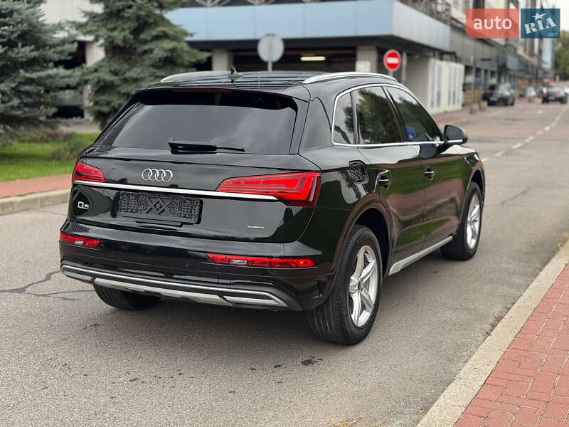 Внедорожник / Кроссовер Audi Q5 2023 в Киеве