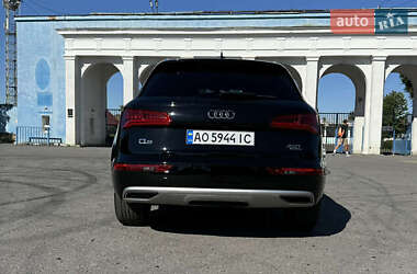 Внедорожник / Кроссовер Audi Q5 2017 в 