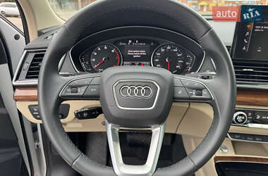 Внедорожник / Кроссовер Audi Q5 2022 в 