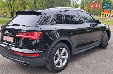 Позашляховик / Кросовер Audi Q5 2020 в 