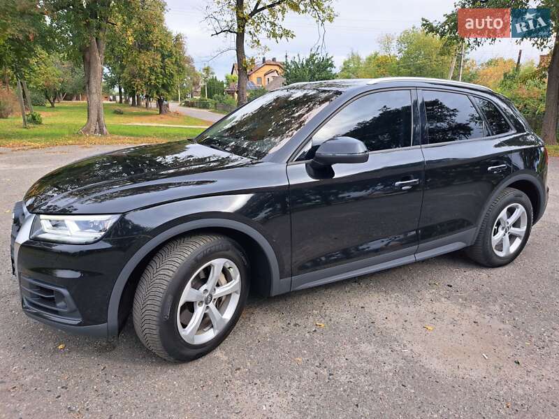 Внедорожник / Кроссовер Audi Q5 2020 в Полтаве