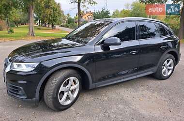 Позашляховик / Кросовер Audi Q5 2020 в 