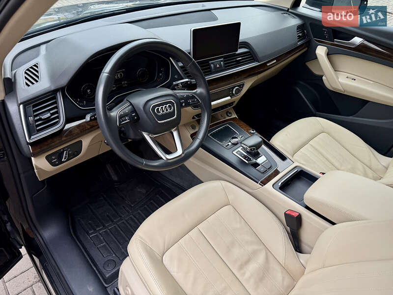 Внедорожник / Кроссовер Audi Q5 2018 в Ровно
