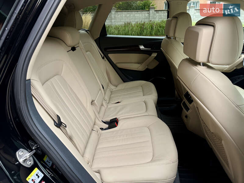 Внедорожник / Кроссовер Audi Q5 2018 в Ровно