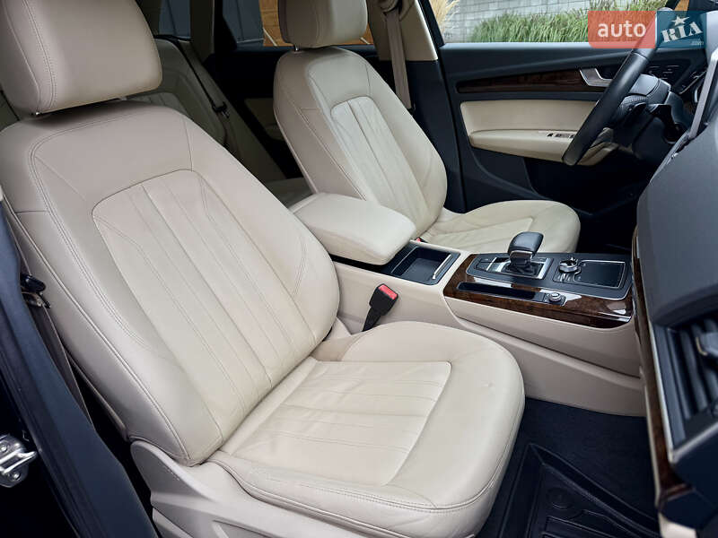 Внедорожник / Кроссовер Audi Q5 2018 в Ровно