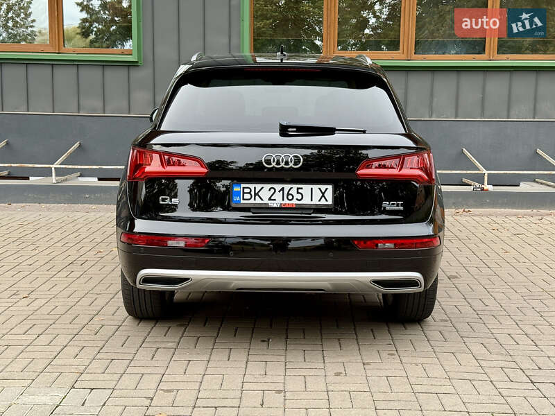 Внедорожник / Кроссовер Audi Q5 2018 в Ровно
