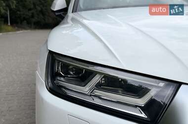 Внедорожник / Кроссовер Audi Q5 2018 в 