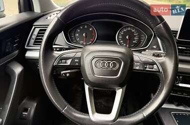 Внедорожник / Кроссовер Audi Q5 2018 в 