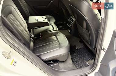 Внедорожник / Кроссовер Audi Q5 2018 в 