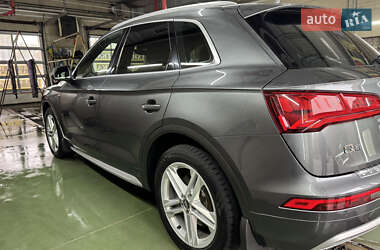 Позашляховик / Кросовер Audi Q5 2017 в 