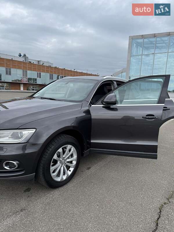 Позашляховик / Кросовер Audi Q5 2014 в Києві