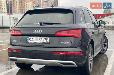 Позашляховик / Кросовер Audi Q5 2020 в 