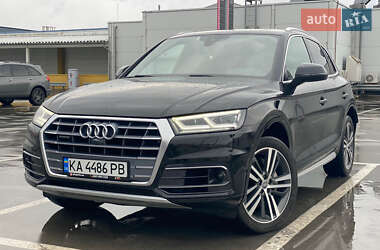 Позашляховик / Кросовер Audi Q5 2020 в 